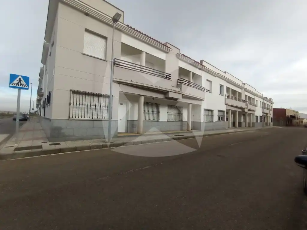 Business premises for sale in Calle Jesús Delgado Valhondo