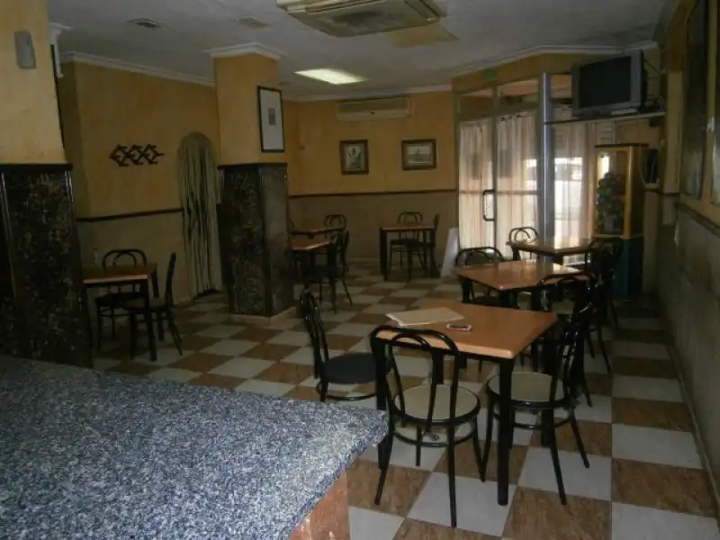 Local de alquiler en Monóvar  / Monòver con Aire acondicionado y Amueblado