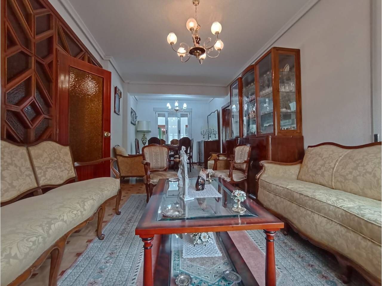 Sala d'estar de Pis en venda en Burgos Capital amb Calefacció, Parquet i Terrassa