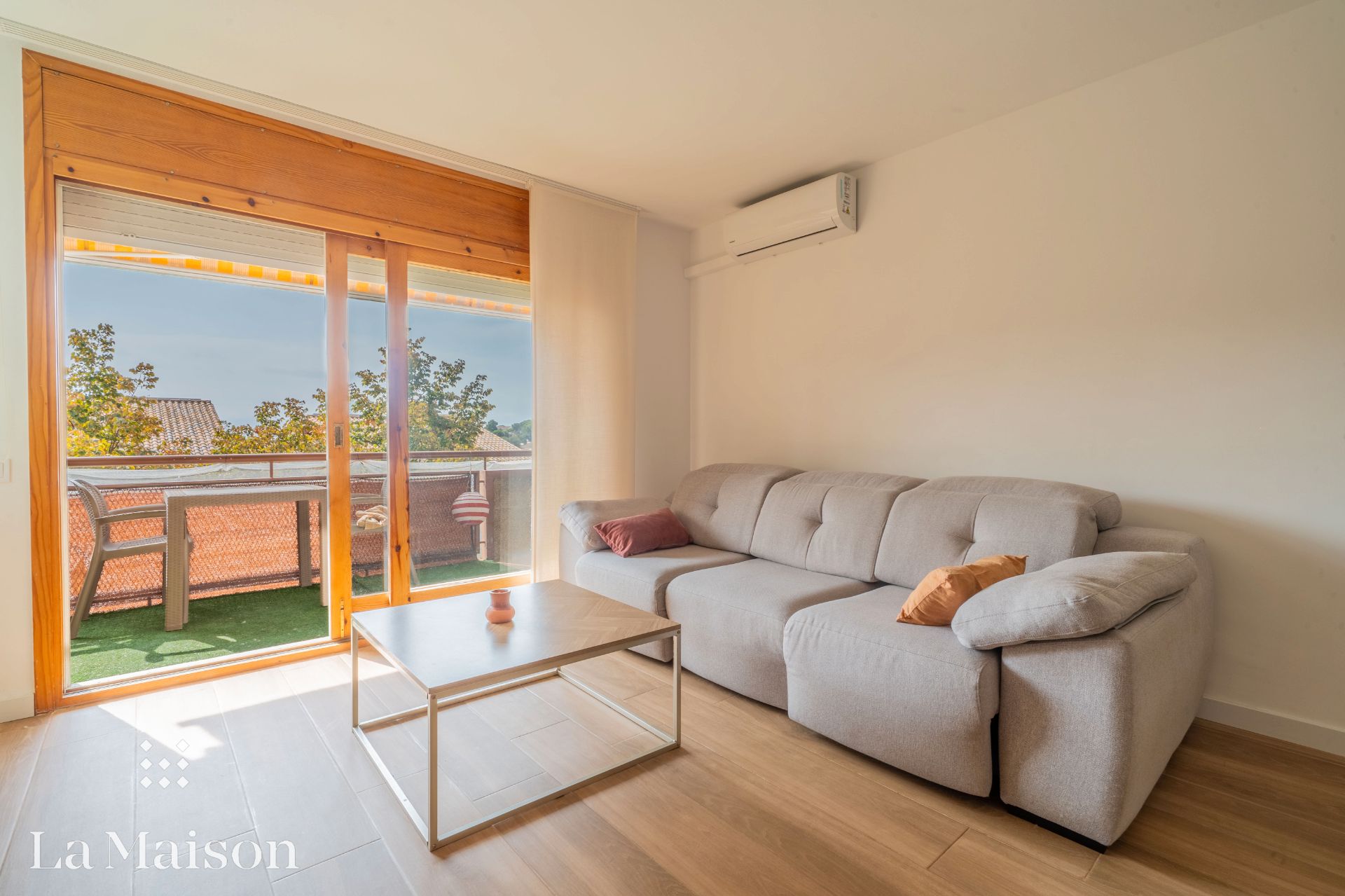 Living room of Flat for sale in Sant Andreu de Llavaneres  with Air Conditioner, Heating and Terrace