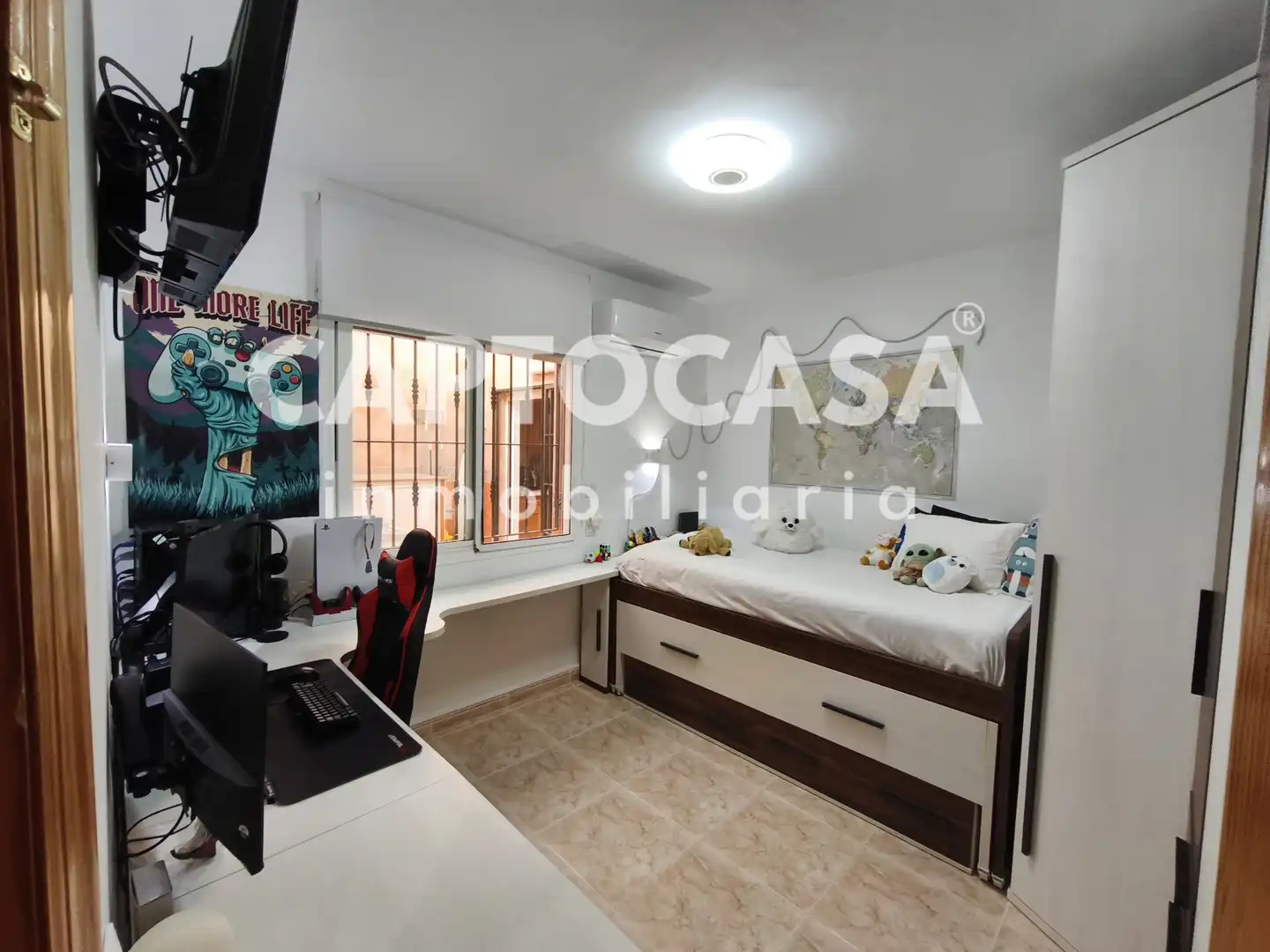 Dormitori de Casa adosada en venda en Cartagena amb Aire condicionat, Terrassa i Traster