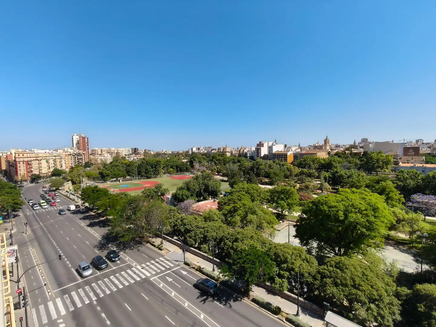 Vista exterior de Pis de lloguer en Valencia amb Terrassa i Balcó