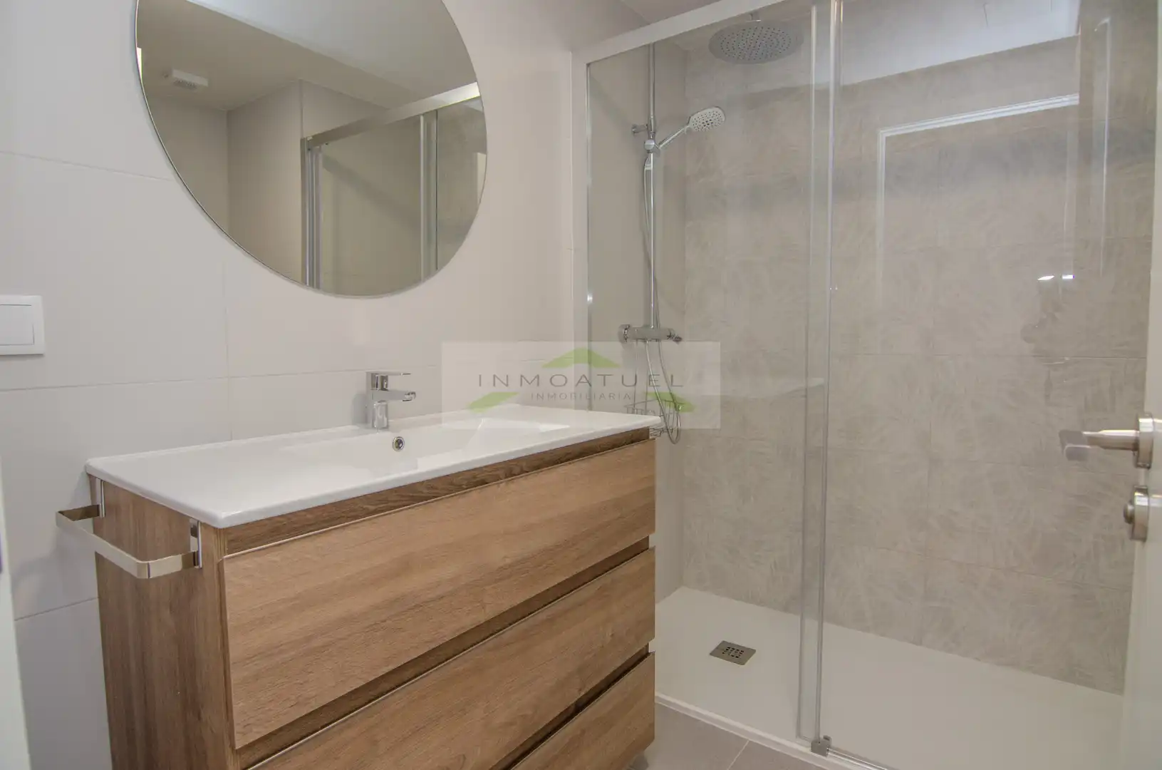 Baño de Piso de alquiler en A Coruña Capital  con Calefacción, Amueblado y Horno