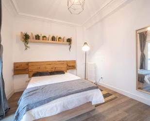 Dormitori de Apartament per a compartir en  Madrid Capital amb Balcó