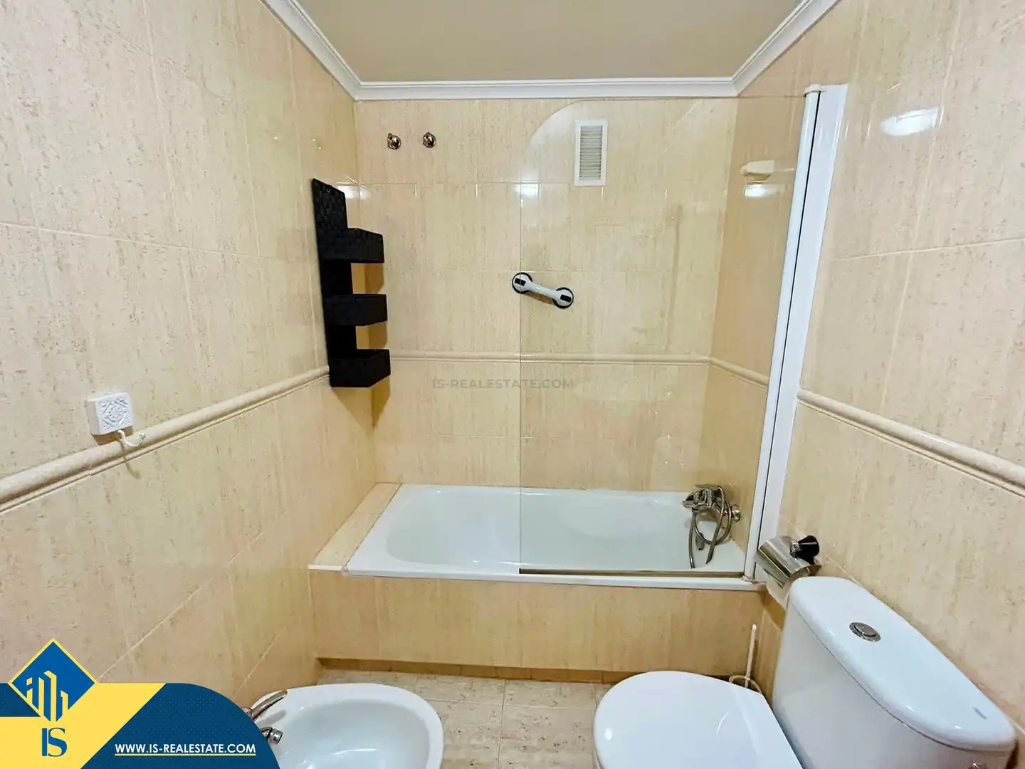 Bathroom of Flat for sale in Torrevieja  with Air Conditioner, Terrace and Furnished