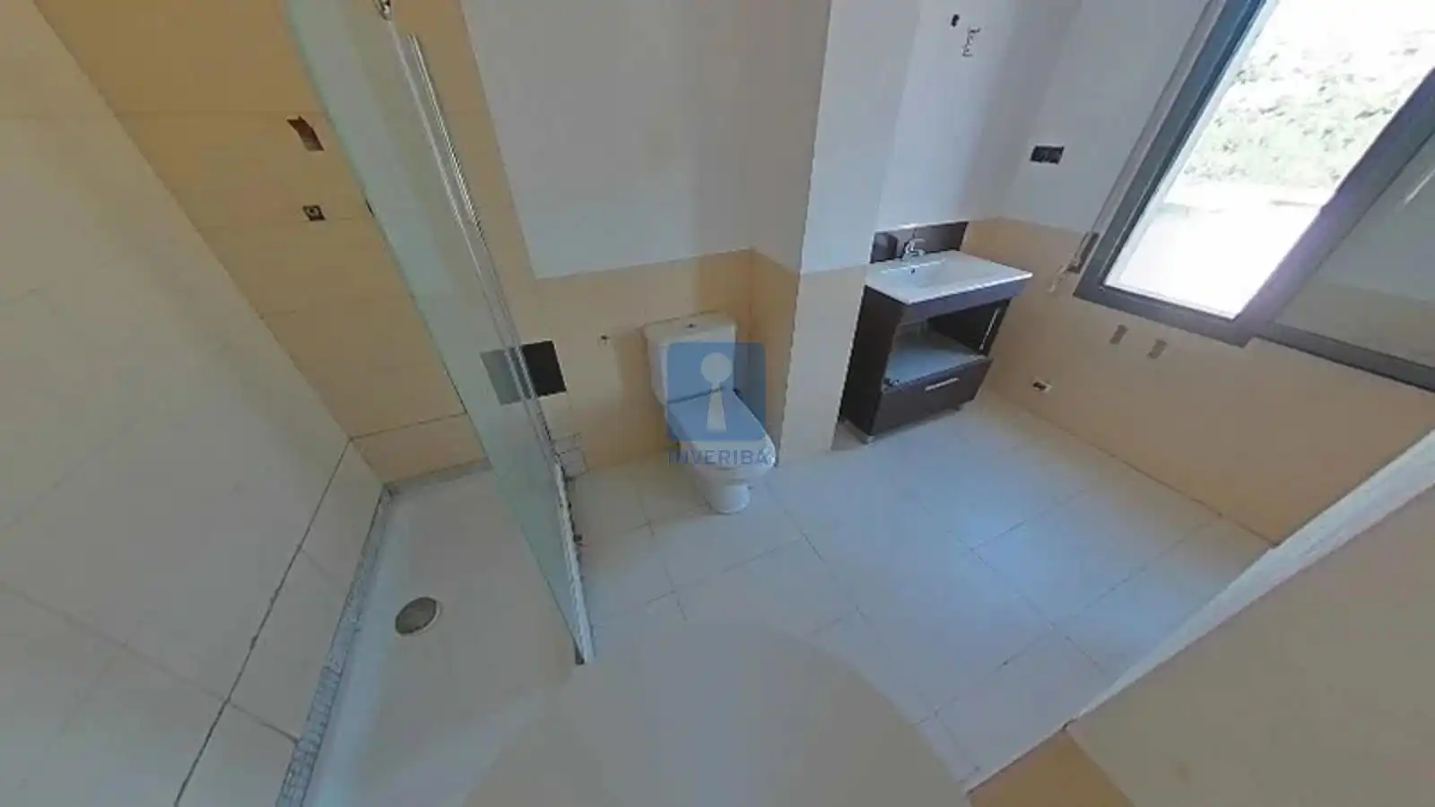 Bany de Casa o xalet en venda en Cervelló amb Calefacció, Terrassa i Traster