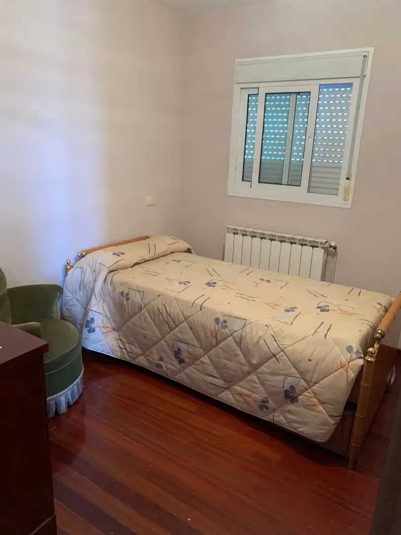 Habitación de Finca rústica en venta en Cualedro con Calefacción, Terraza y Amueblado