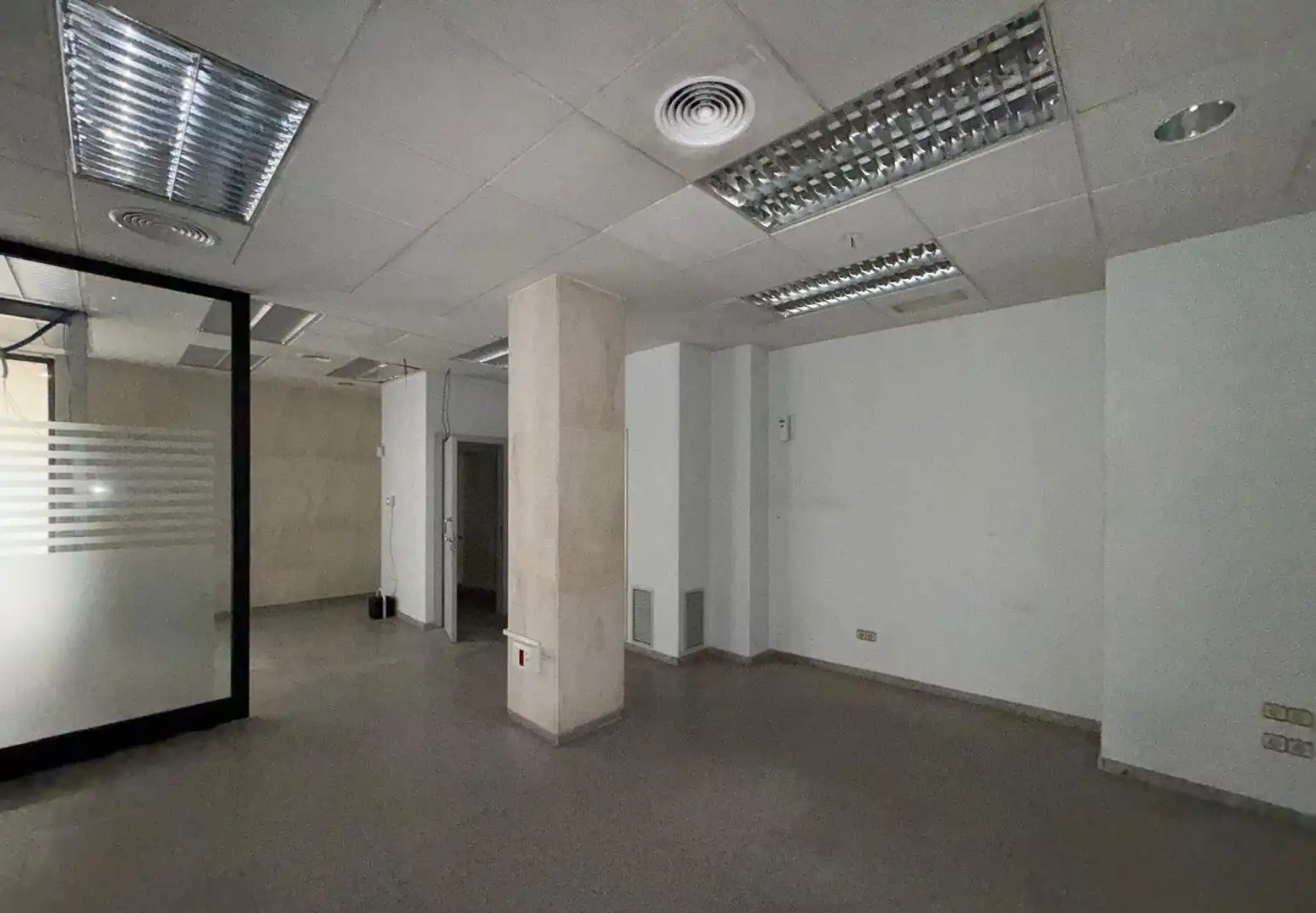 Business premises for sale in Casc Urbà, imagen 9