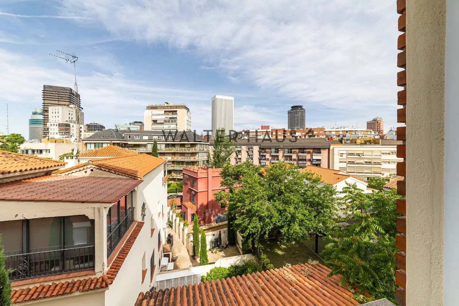 Vista exterior de Piso de alquiler en Madrid con Aire acondicionado, Calefacción y Terraza