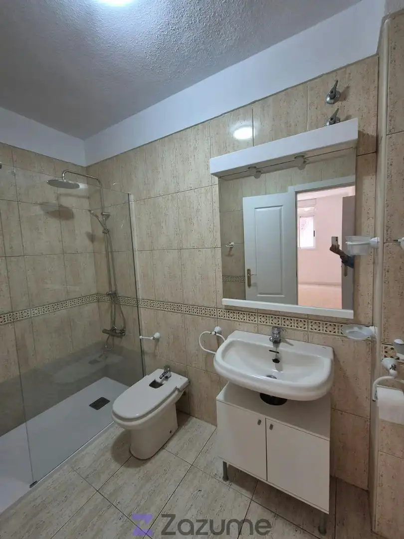 Bathroom of Flat for rent in El Rosario  with Terrace and Oven