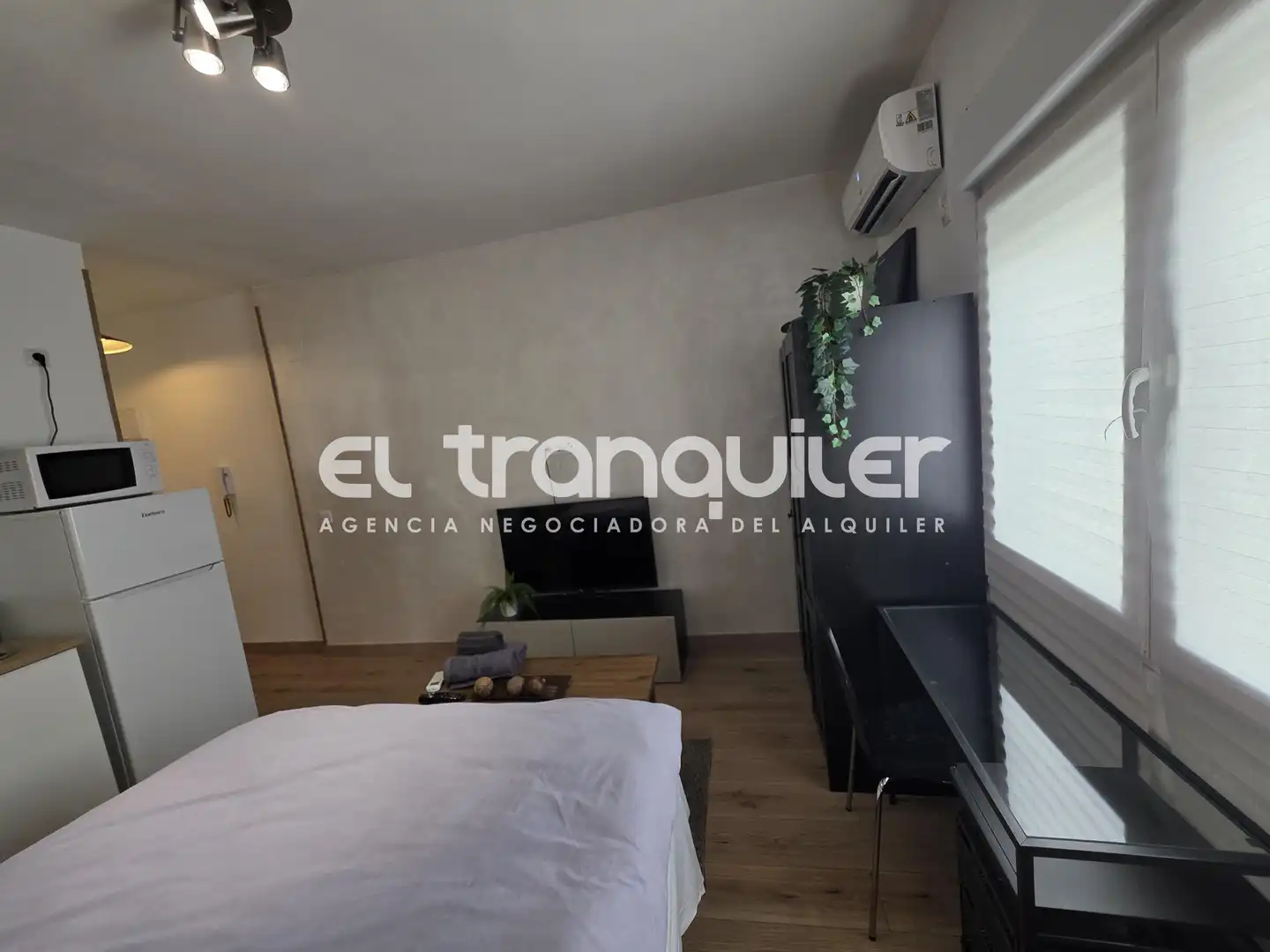 Schlafzimmer von Wohnung zur Miete in Madrid mit Klimaanlage, Möbliert und Waschmaschine