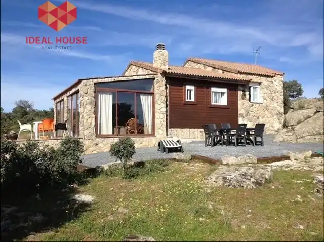 Vista exterior de Finca rústica en venda en Villacastín amb Jardí privat, Terrassa i Moblat
