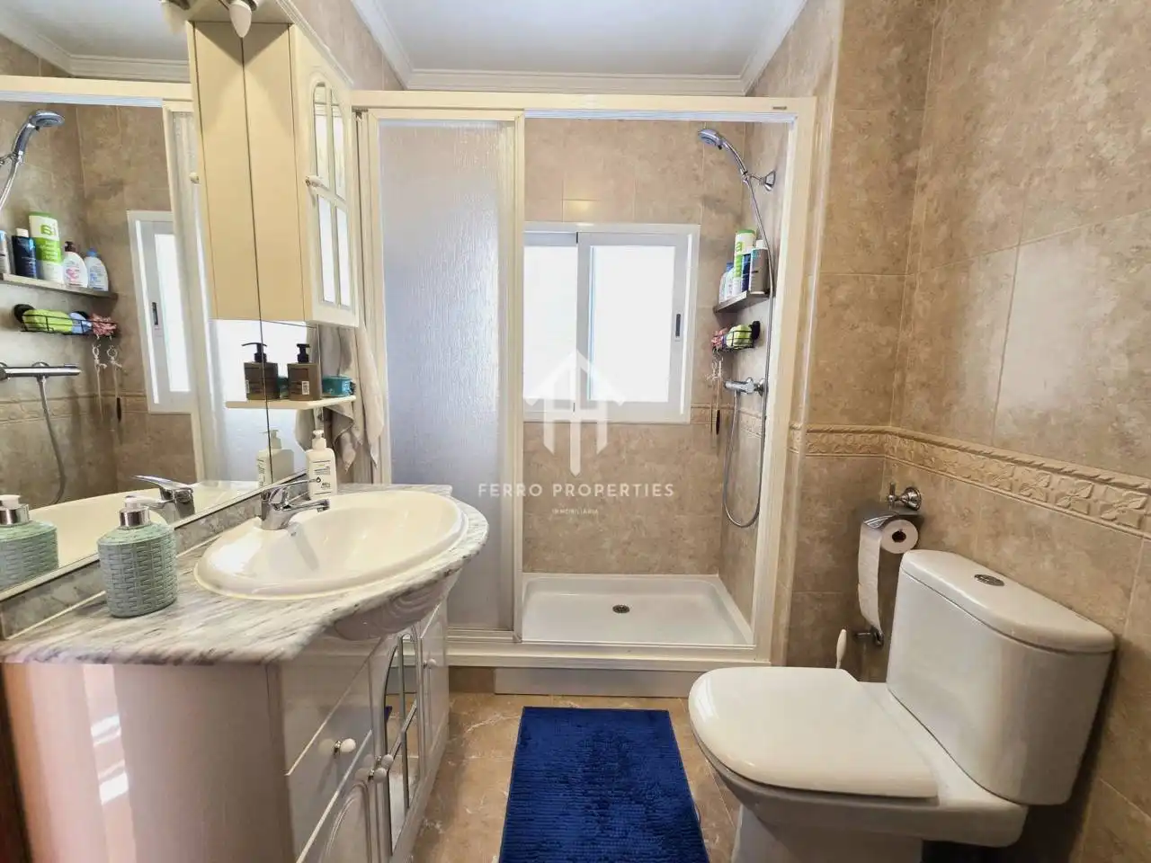 Bathroom of Flat for sale in Loja  with Air Conditioner, Heating and Furnished