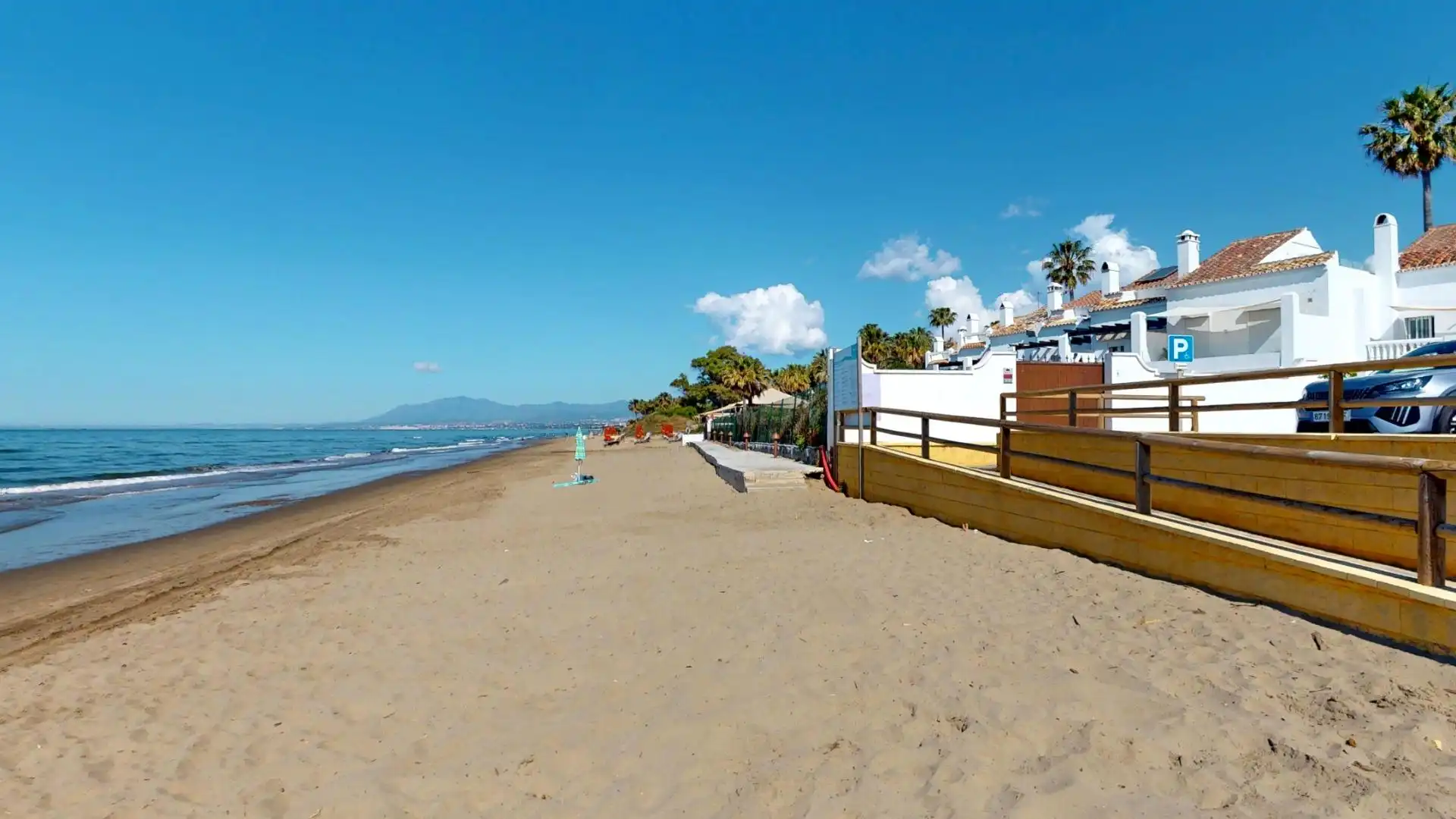 Vista exterior de Pis en venda en Marbella amb Jardí privat, Terrassa i Balcó