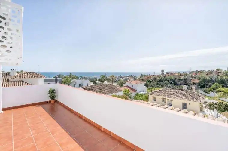 Xalet amb terrassa en venda a Estepona Pueblo