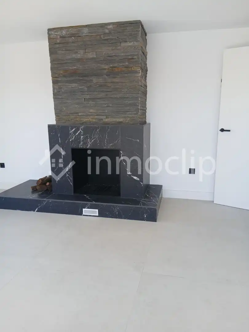 Sala d'estar de Casa o xalet en venda en Villamayor amb Calefacció, Jardí privat i Terrassa