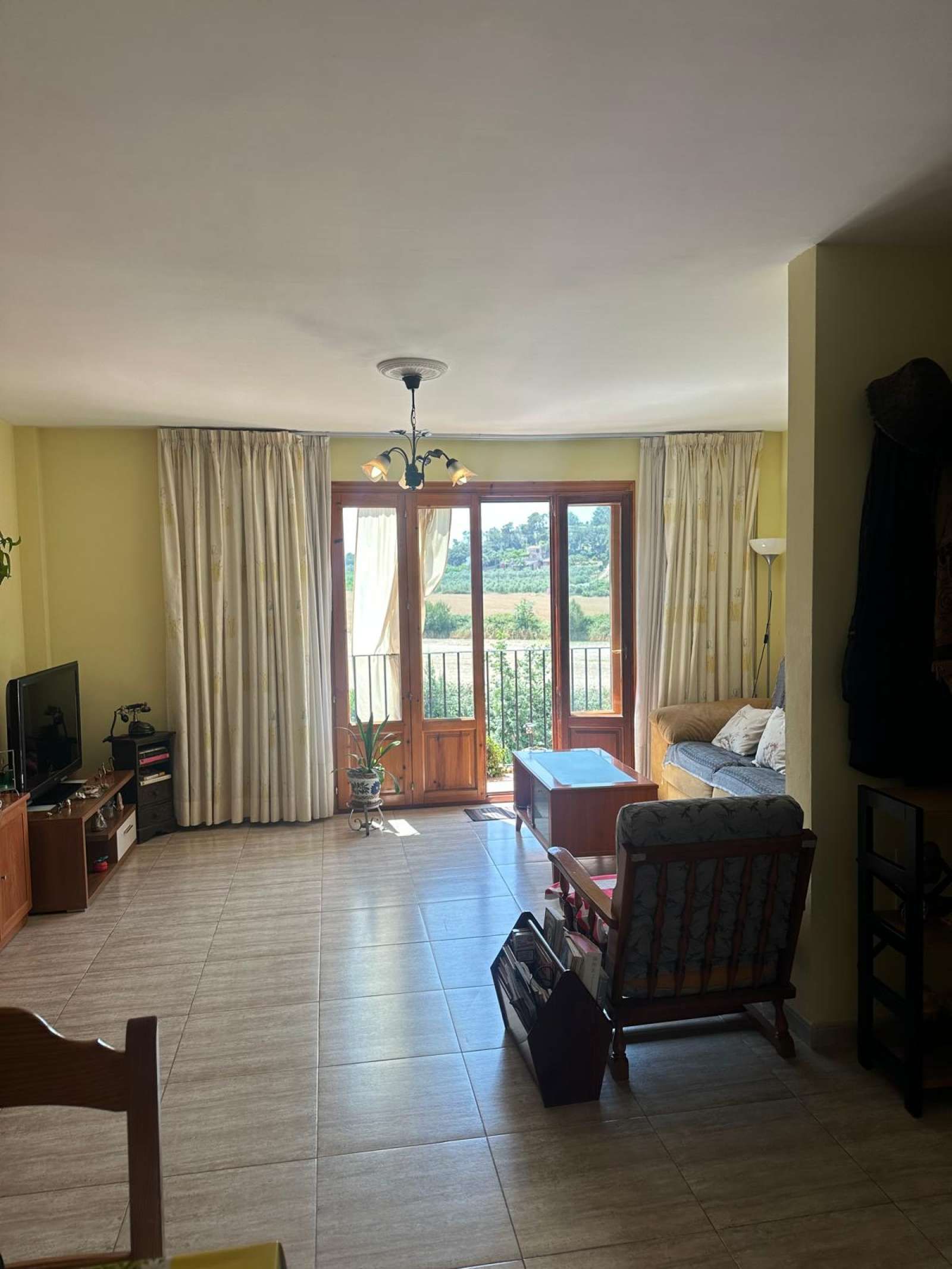 Wohnzimmer von Wohnungen zur untervermieten in Sineu mit Klimaanlage, Terrasse und Möbliert