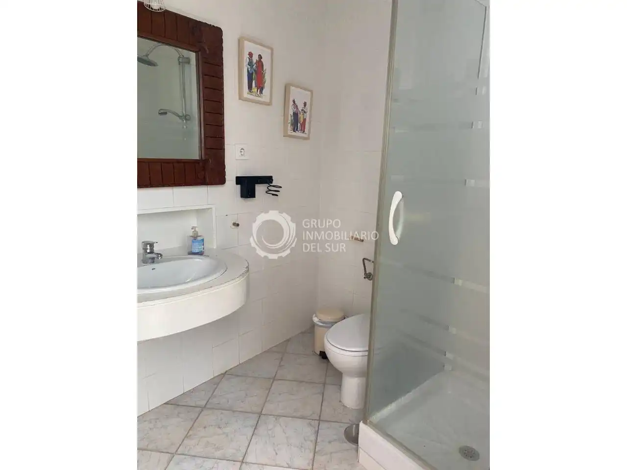 Bany de Casa adosada en venda en Puerto Real amb Aire condicionat, Jardí privat i Terrassa