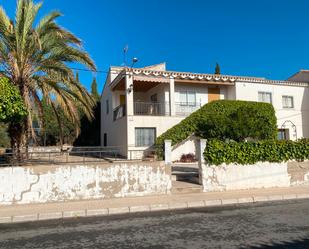 Vista exterior de Casa o xalet en venda en Salinas amb Terrassa i Balcó