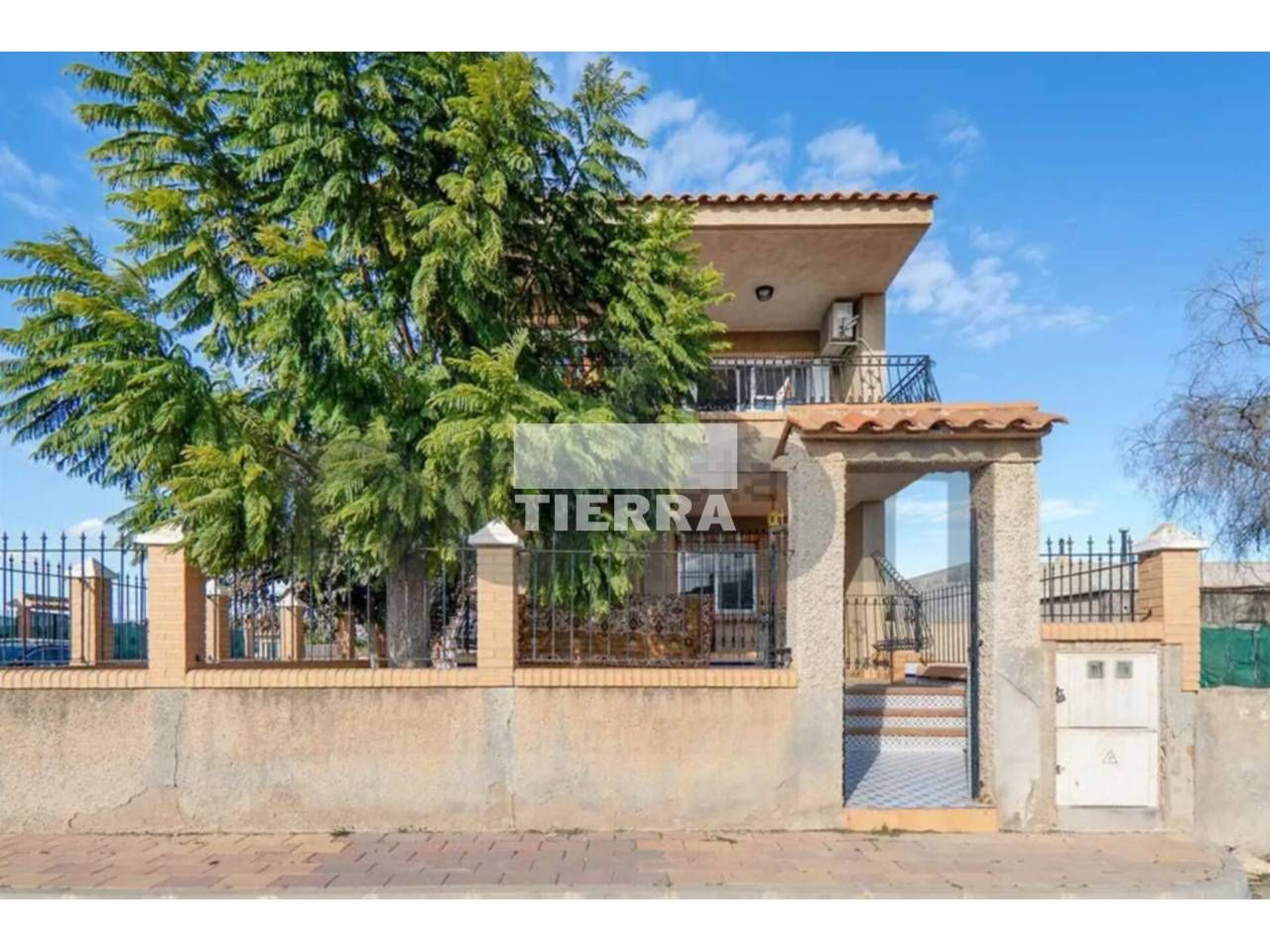 Vista exterior de Casa o xalet en venda en Cartagena amb Jardí privat