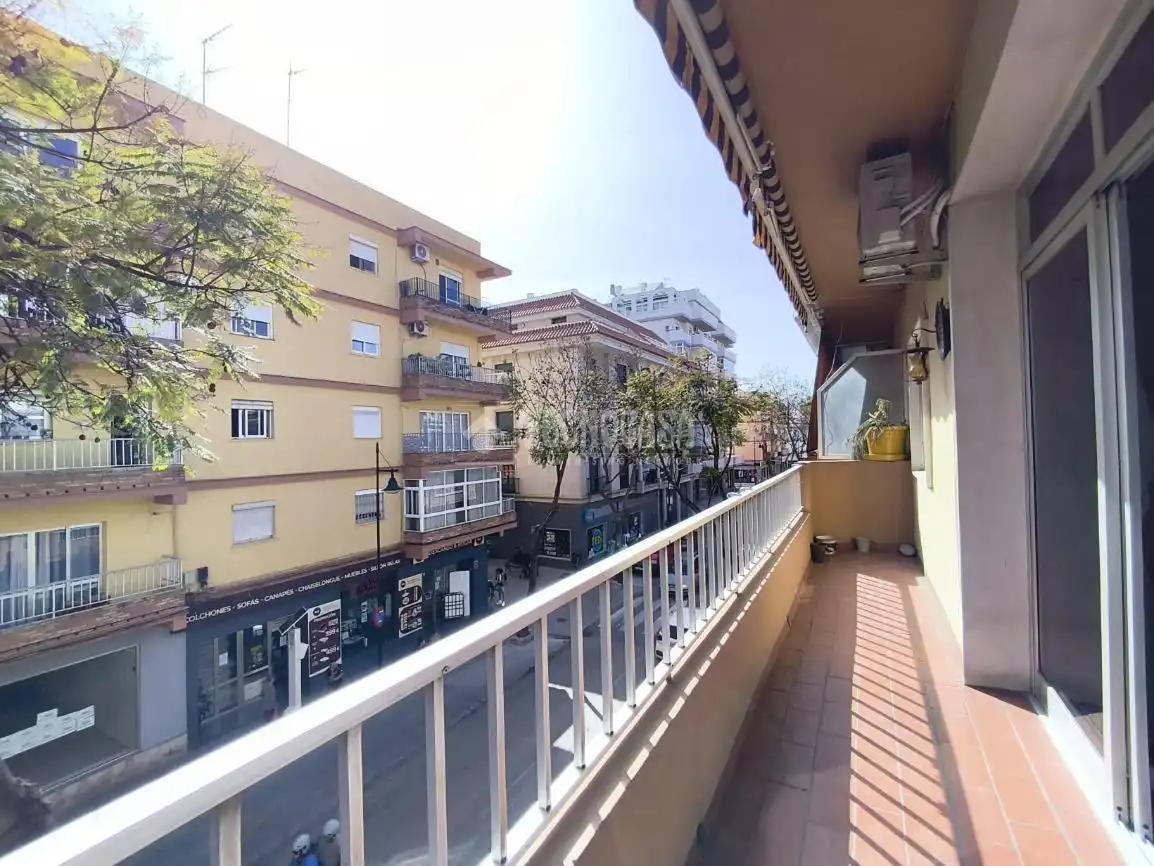 Vista exterior de Piso en venta en Fuengirola con Balcón