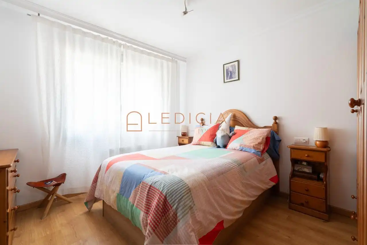 Bedroom of Flat for sale in Vigo   with Heating and Furnished