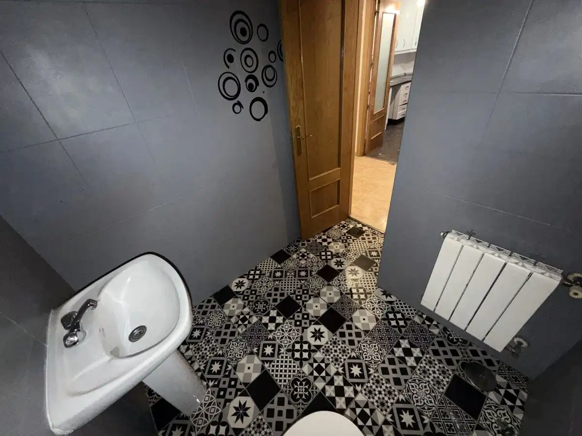 Bathroom of Detached homes for sale in Alcalá de Henares