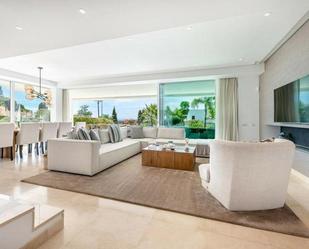 Sala d'estar de Casa o xalet de lloguer en Marbella amb Aire condicionat, Calefacció i Jardí privat