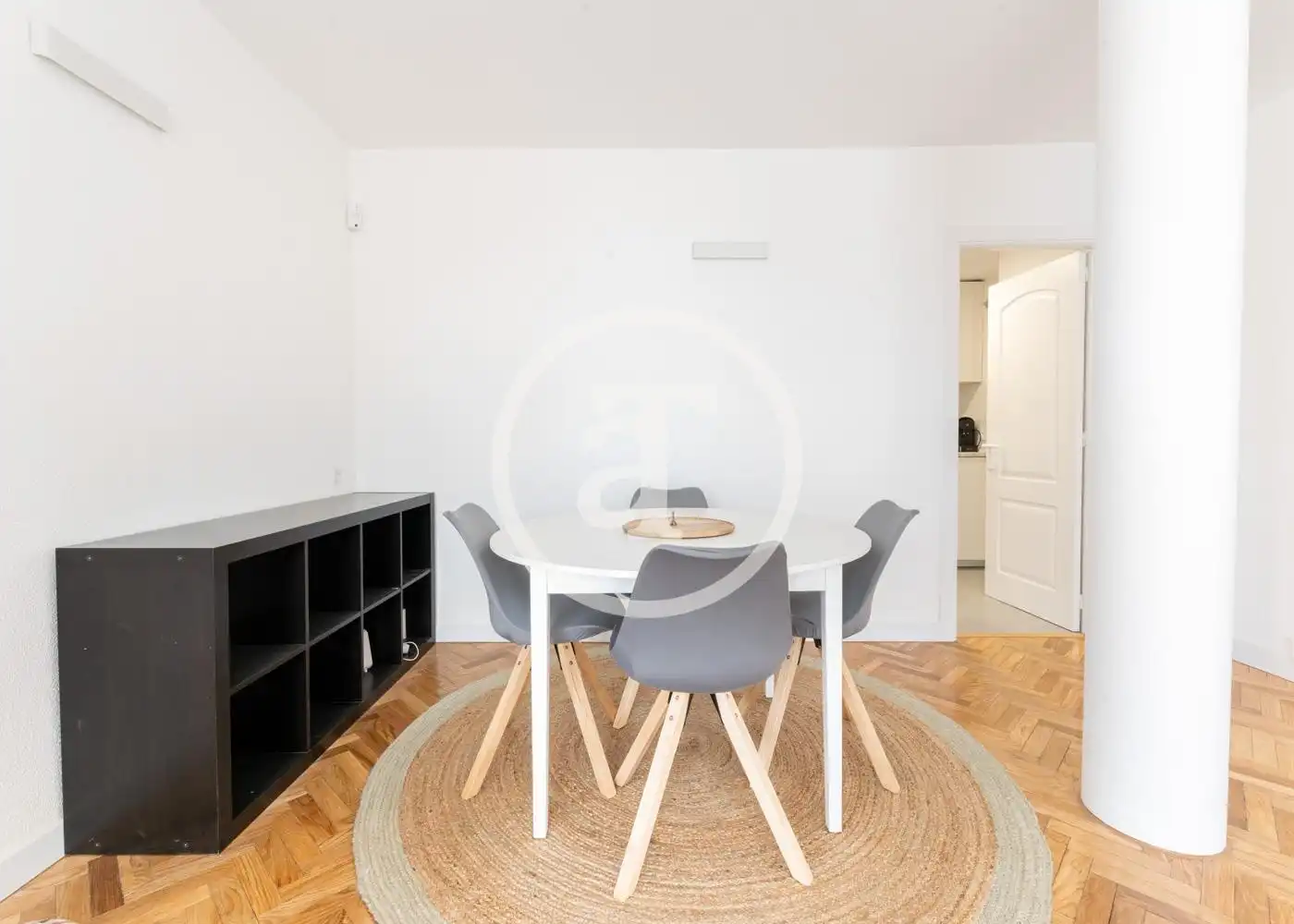 Flat for rent in Calle de Fereluz, Valdeacederas
