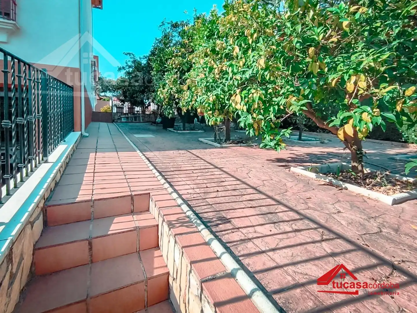 Exterior view of Houses for sale in Córdoba  with Air Conditioner, Terrace and Storage room