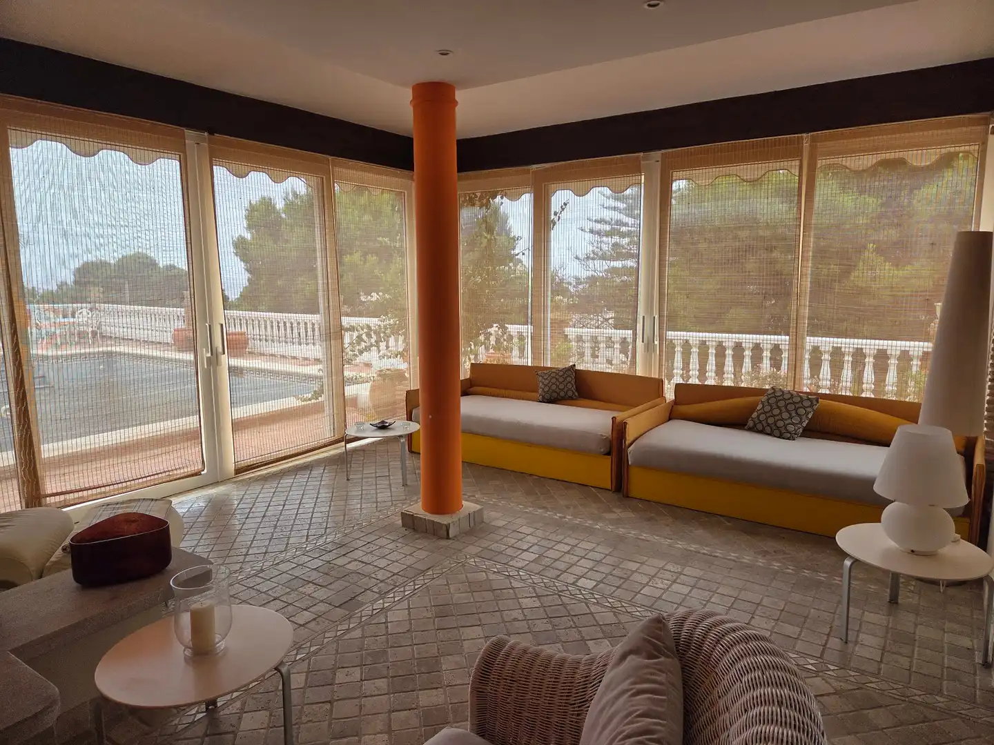 Sala de estar de Casa o chalet en venta en Vélez-Málaga con Aire acondicionado, Jardín privado y Terraza