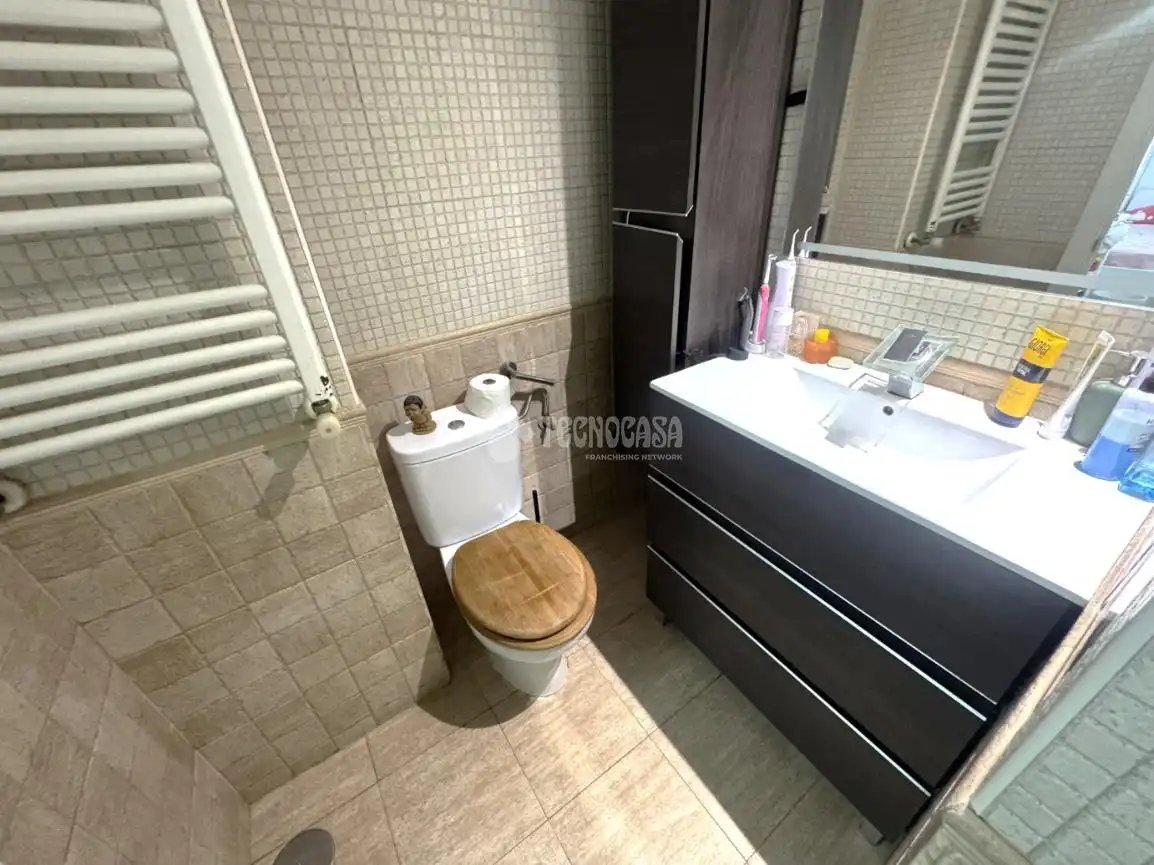 Baño de Piso en venta en Alcalá de Henares con Aire acondicionado y Calefacción