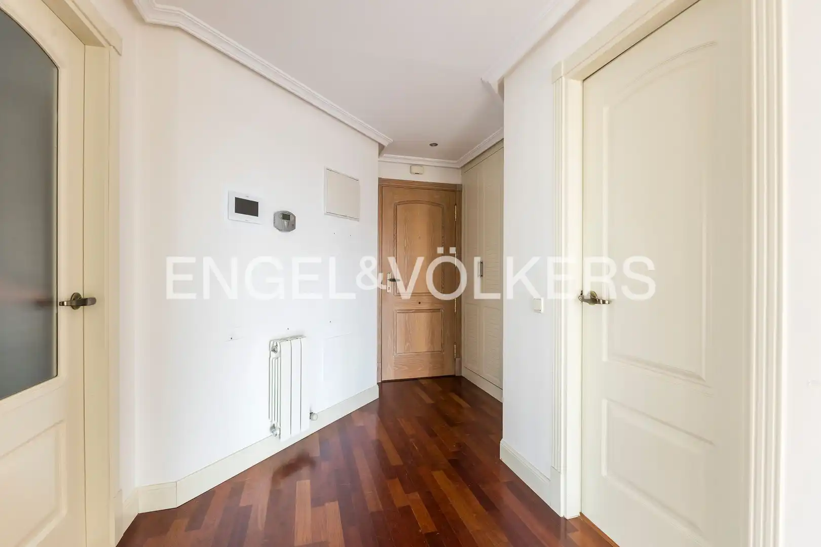 Flat for sale in Madrid  with Air Conditioner, Heating and Swimming Pool