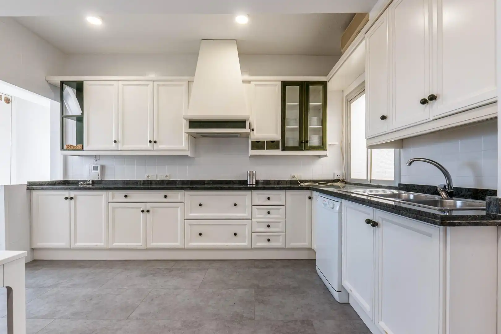 Kitchen of Flat for share in Granada  with Heating