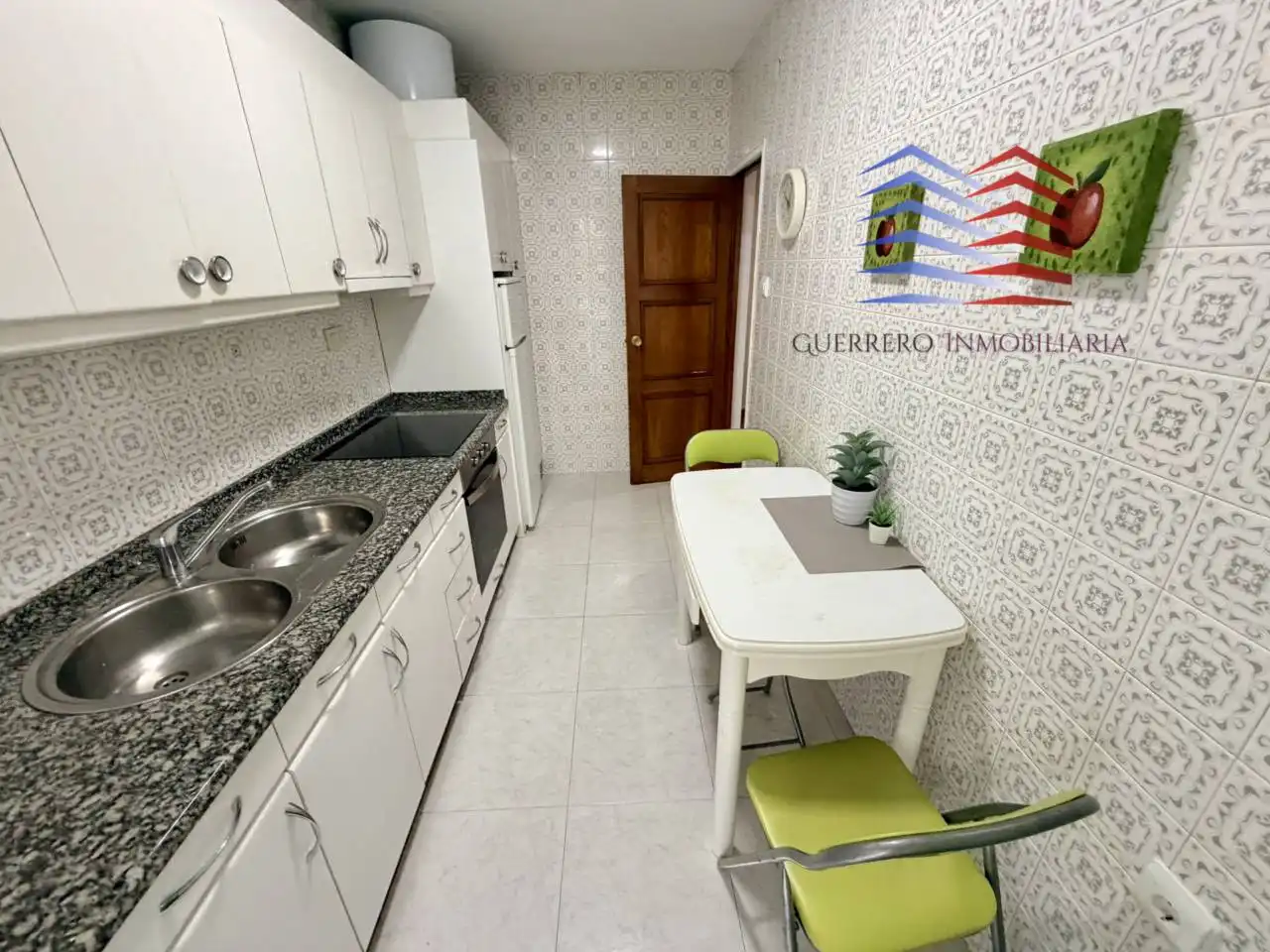 Cocina de Apartamento de alquiler en Ourense Capital  con Calefacción, Parquet y Amueblado
