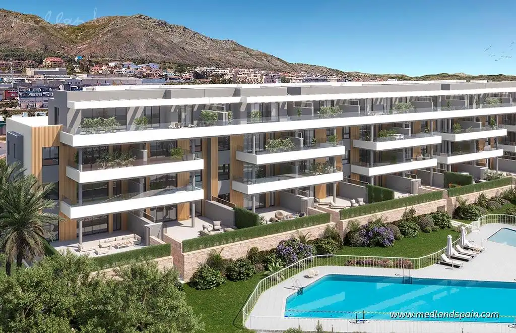Vista exterior de Casa o xalet en venda en Torremolinos amb Aire condicionat, Jardí privat i Terrassa