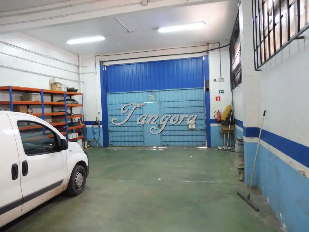 Nave industrial en venta en Derio