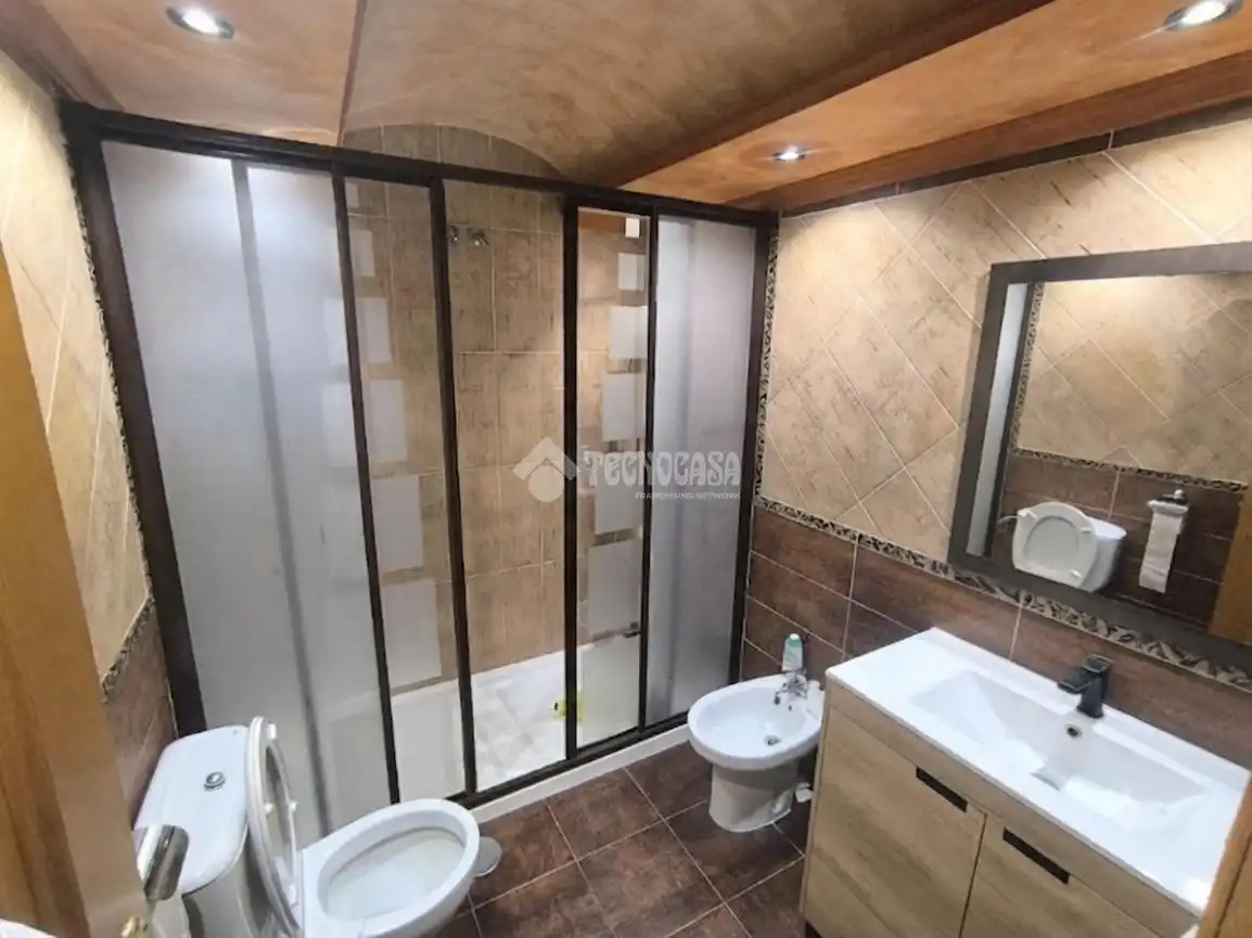Baño de Piso en venta en Estepona con Terraza