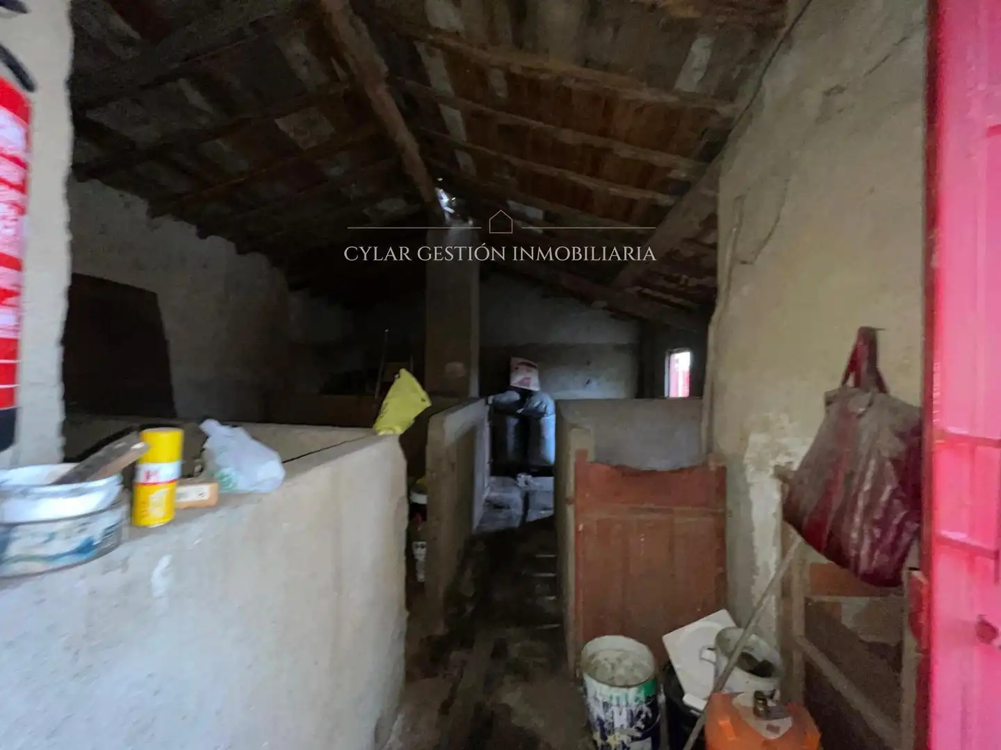 Casa o xalet en venda en San Pedro de Rozados amb Calefacció, Traster i Moblat