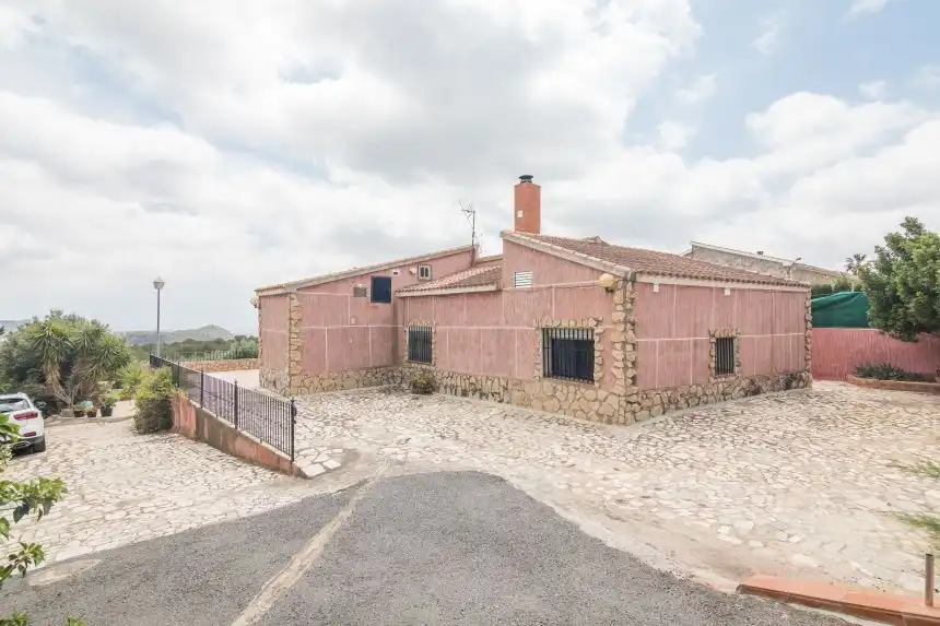 Vista exterior de Casa o xalet en venda en Tibi amb Aire condicionat, Piscina i Moblat