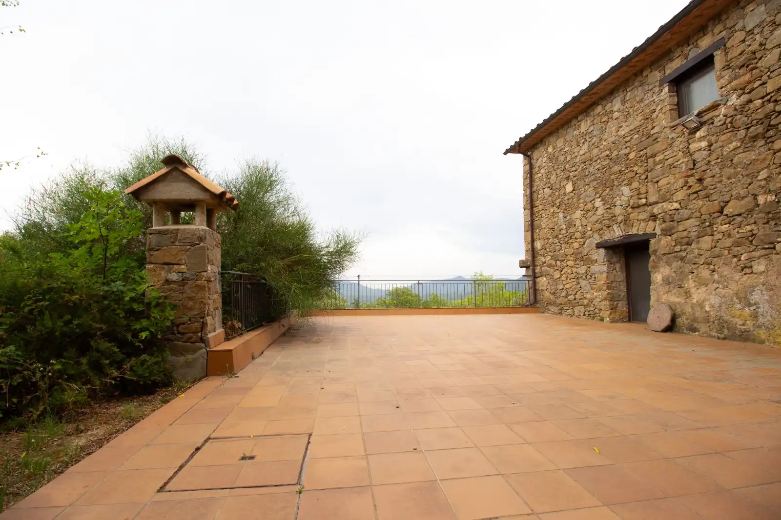 Terrassa de Finca rústica en venda en Mieres (Girona) amb Jardí privat, Terrassa i Traster