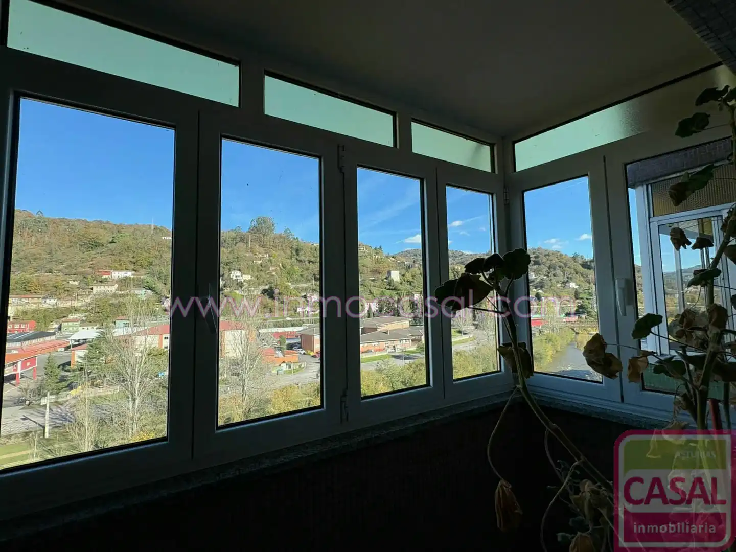 Vista exterior de Piso en venta en Langreo con Calefacción, Terraza y Trastero