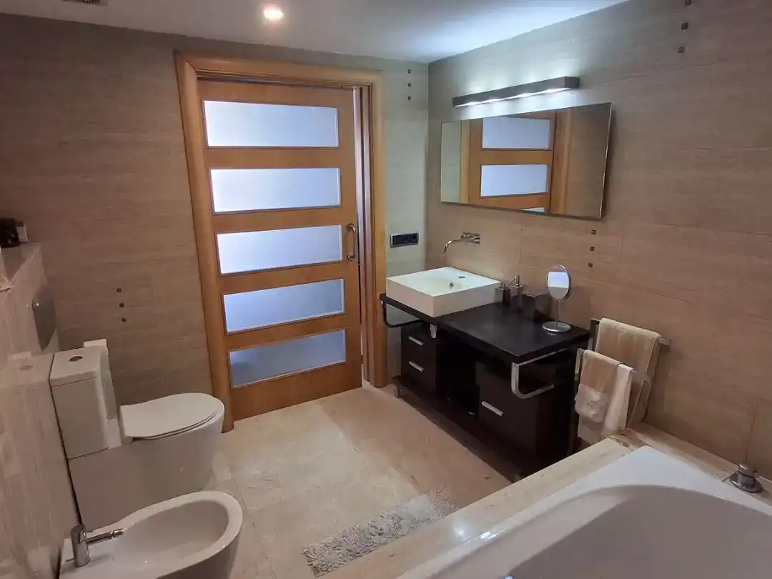 Baño de Dúplex en venta en Calella con Aire acondicionado, Piscina y Balcón