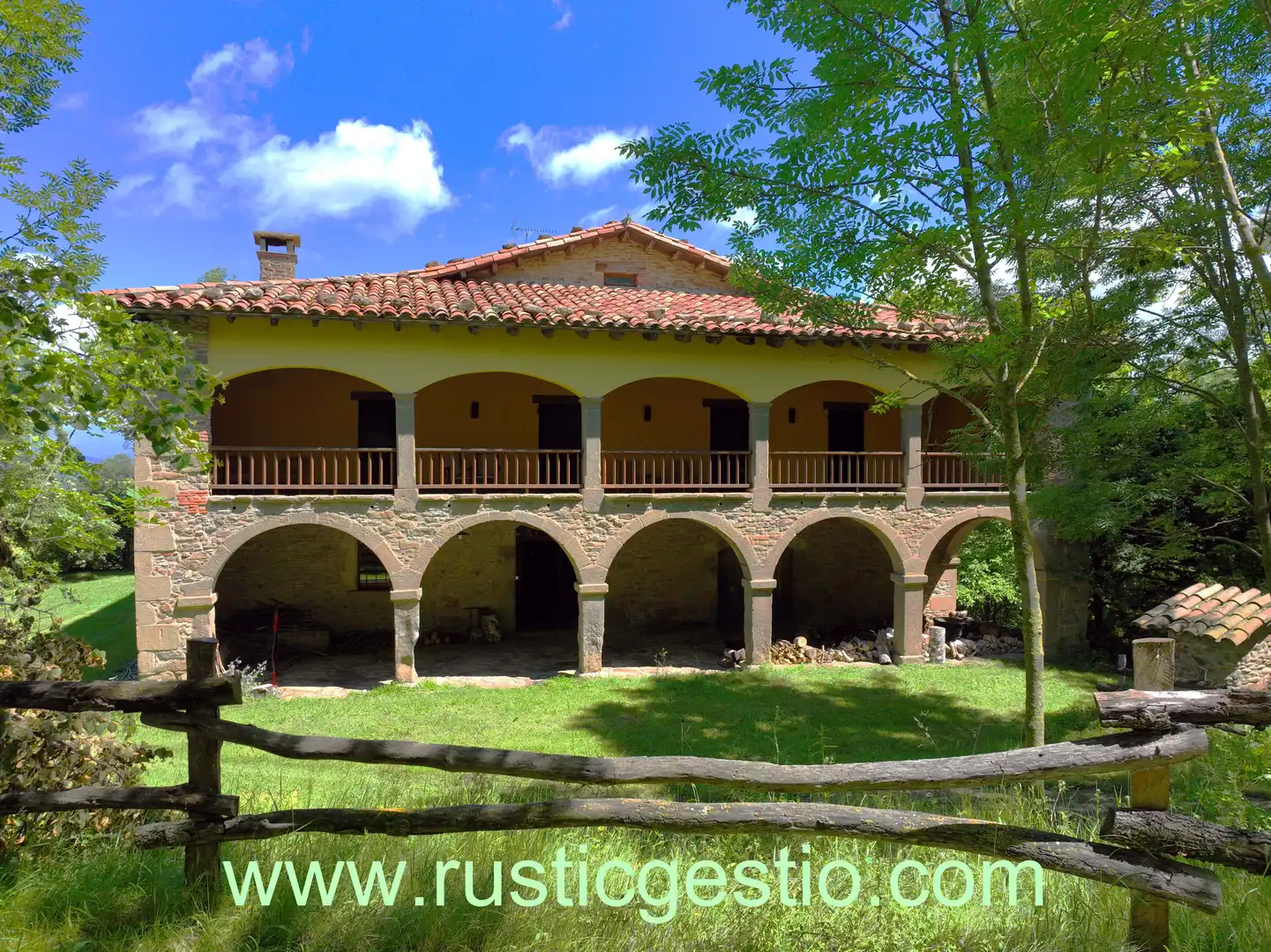Country house zum Verkauf in La Vall d'en Bas mit Heizung, Privatgarten und Parkett