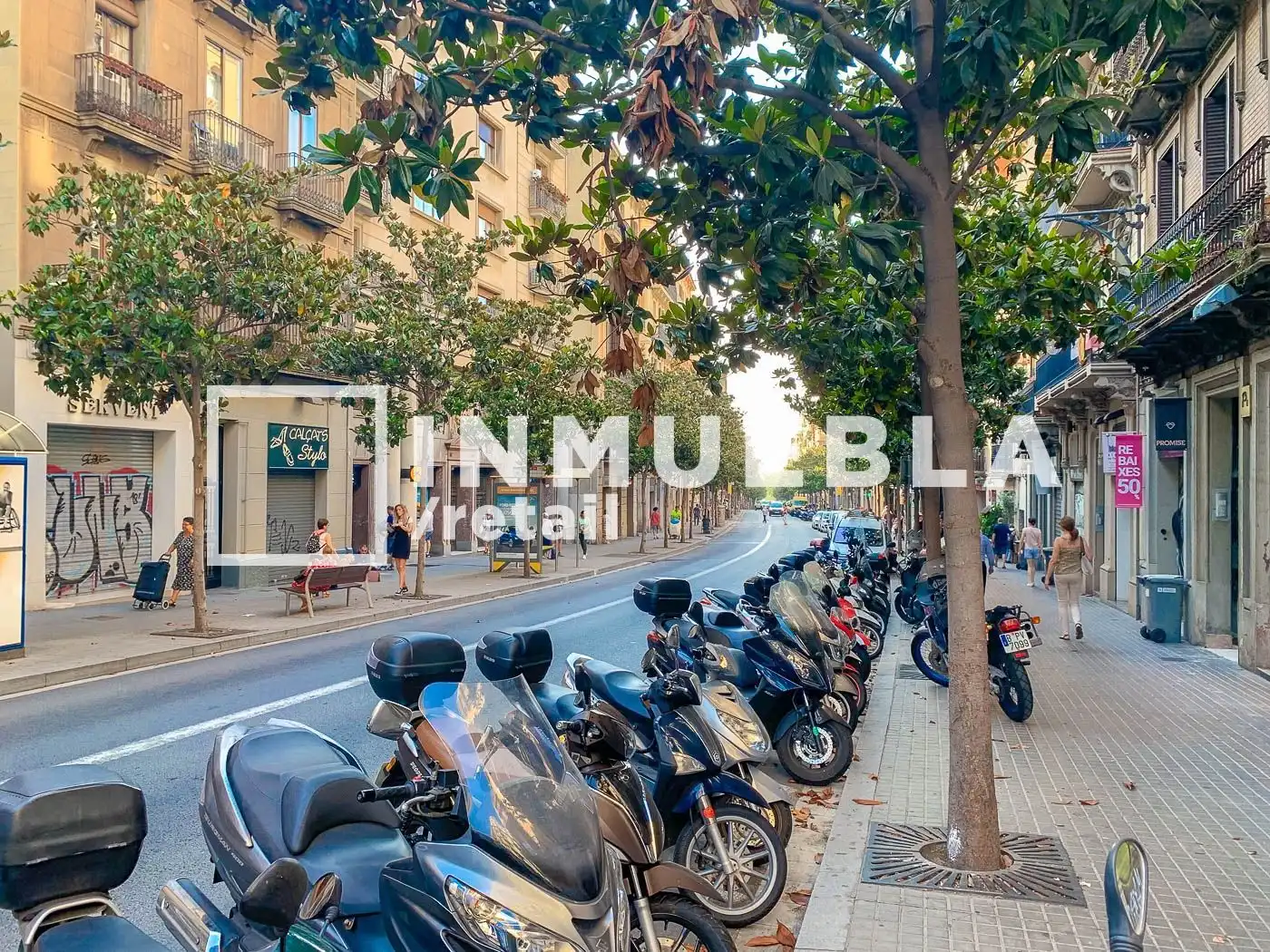 Vista exterior de Local de lloguer en Barcelona amb Aire condicionat i Alarma