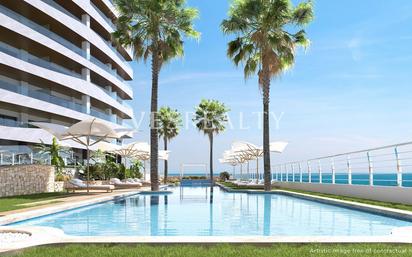 Piscina de Pis en venda en La Manga del Mar Menor amb Terrassa i Piscina comunitària