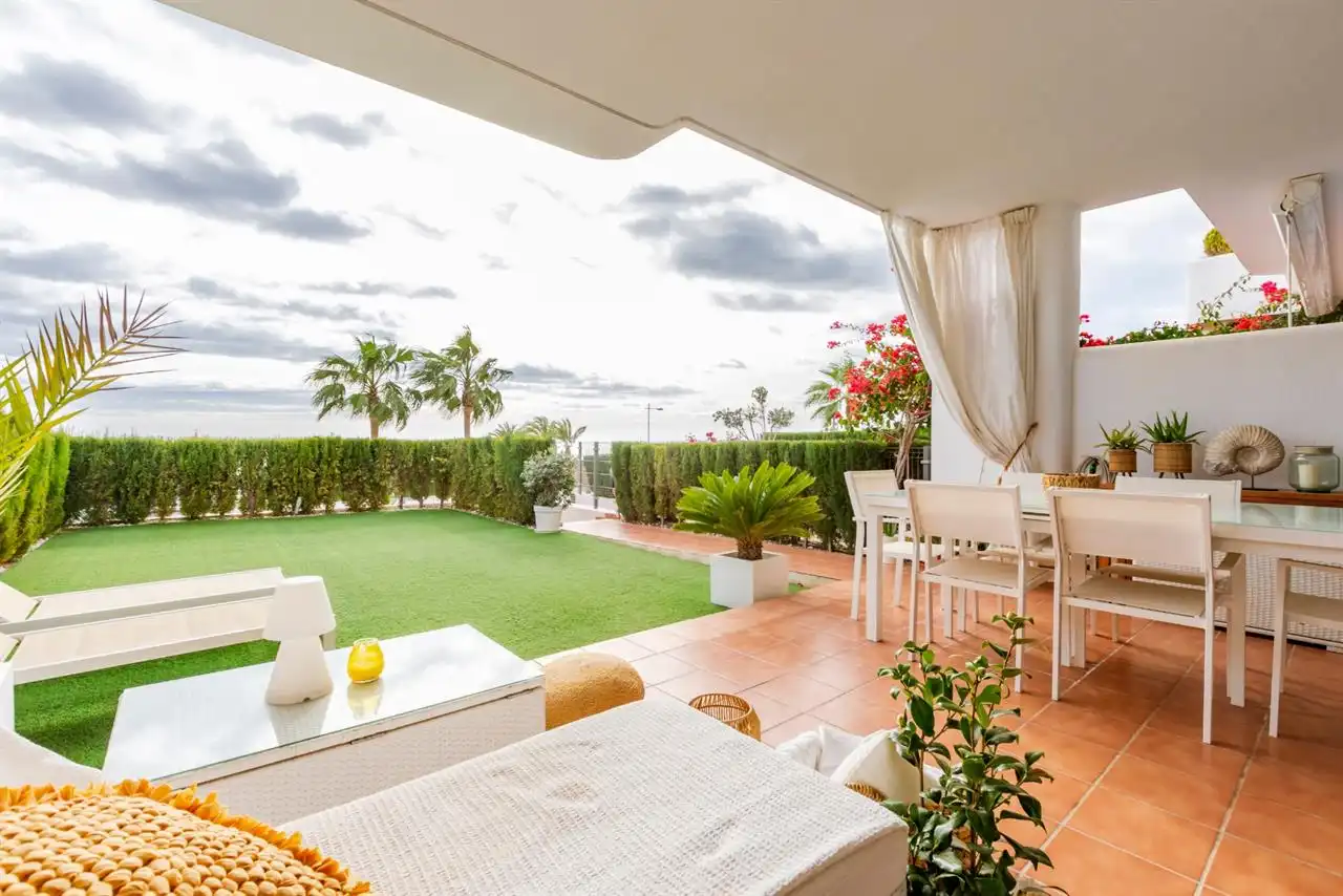 Apartamento con piscina en venta en San Juan de los Terreros