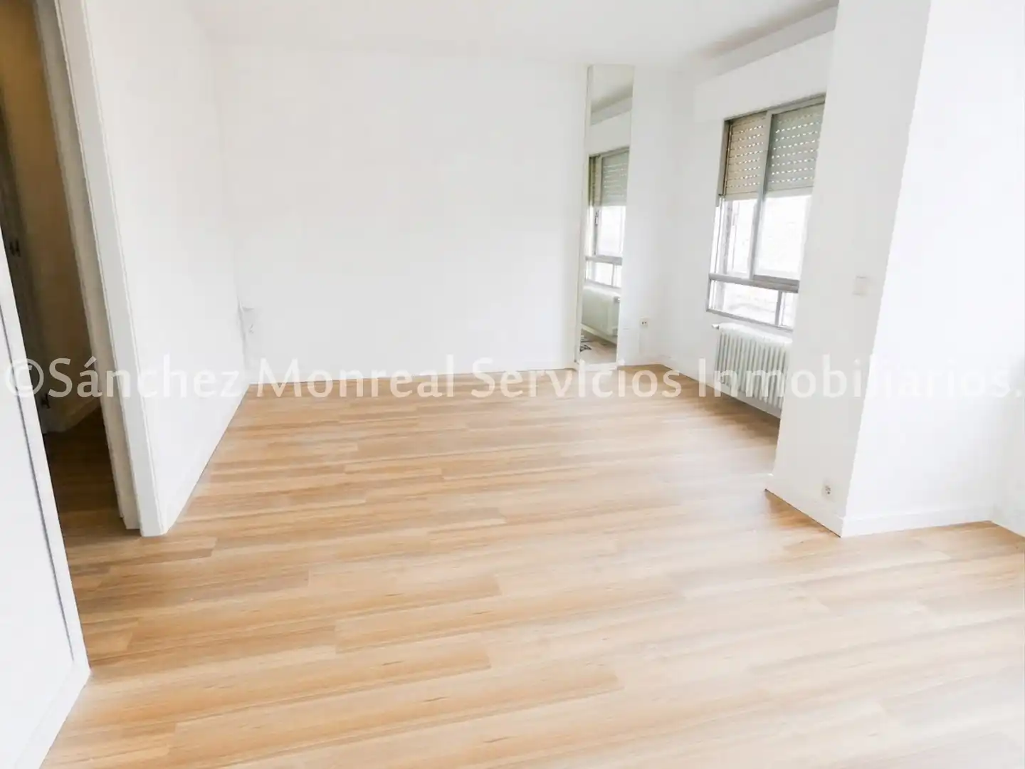 Flat for sale in Calle Cánovas del Castillo
