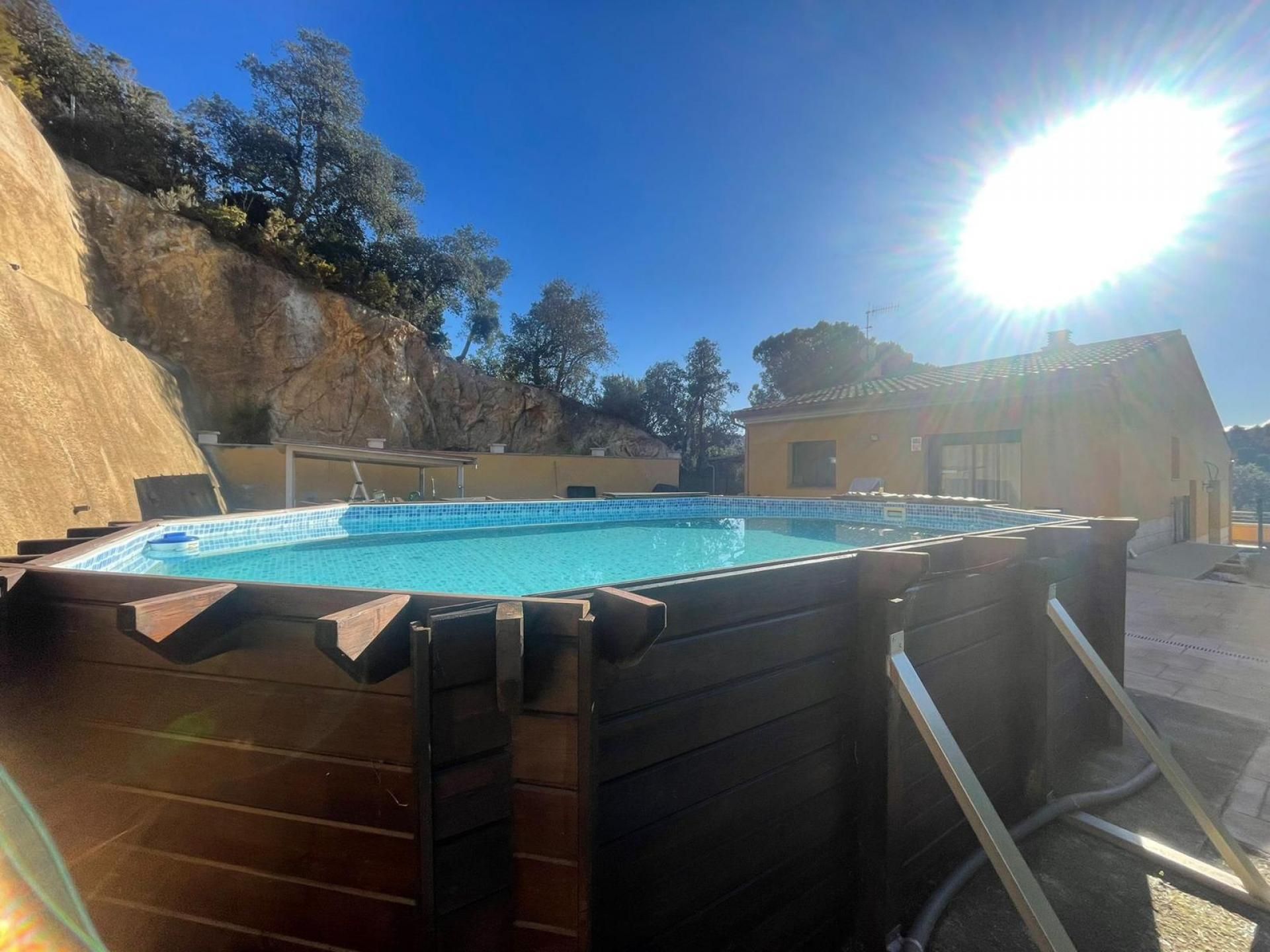 Piscina de Casa o xalet en venda en Vidreres amb Calefacció i Jardí privat