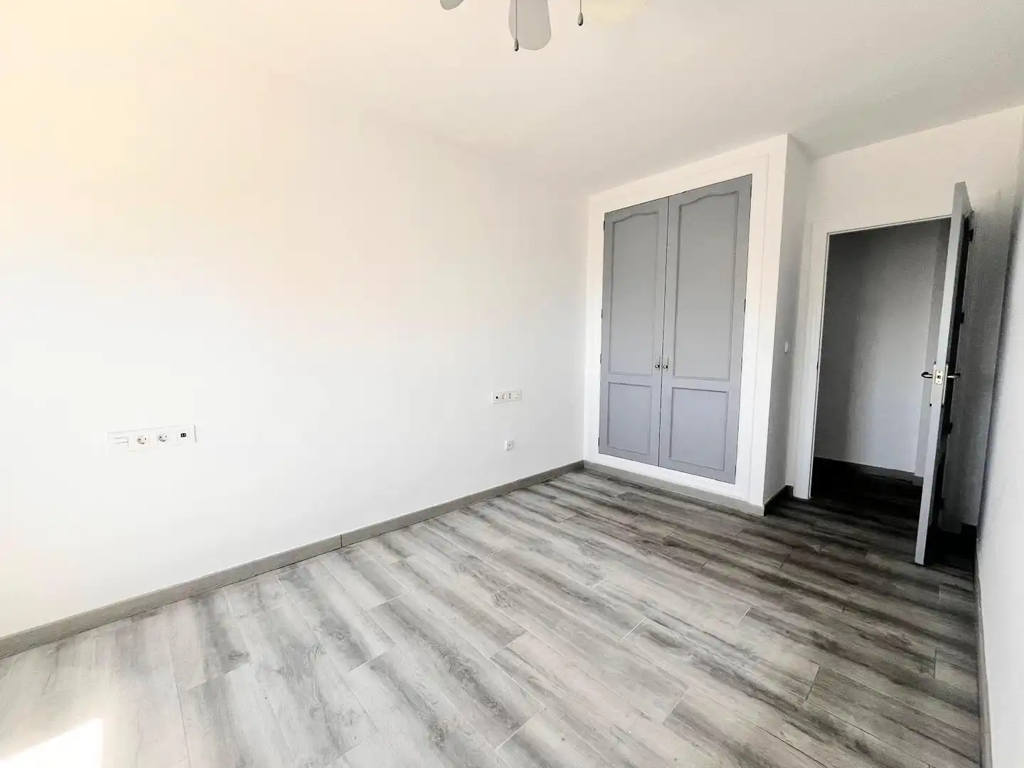 Schlafzimmer von Erdgeschoss zum Verkauf in La Nucia mit Klimaanlage, Heizung und Privatgarten
